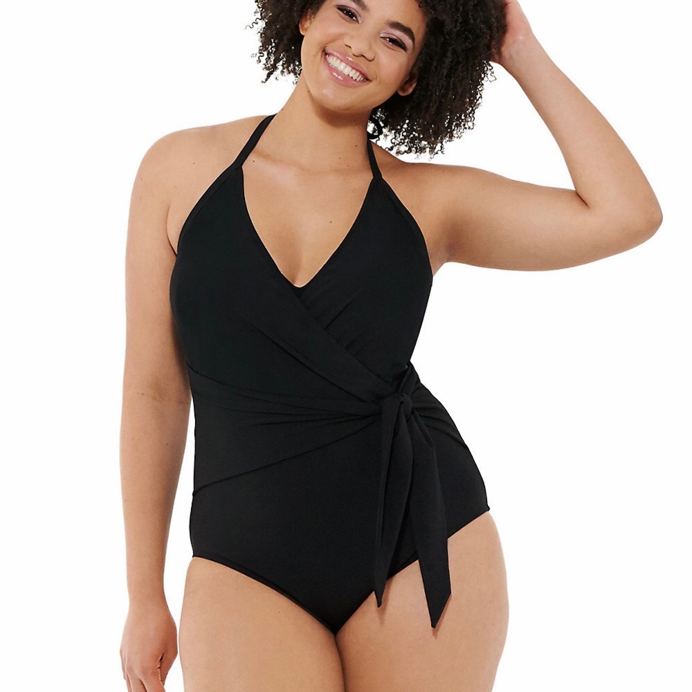 🎉HP🎉 Plus Size Halter One-Piece Swimsuit in Black